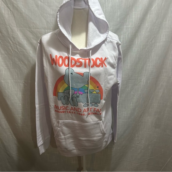 Woodstock sweatshirt M  NWT - Picture 2 of 5